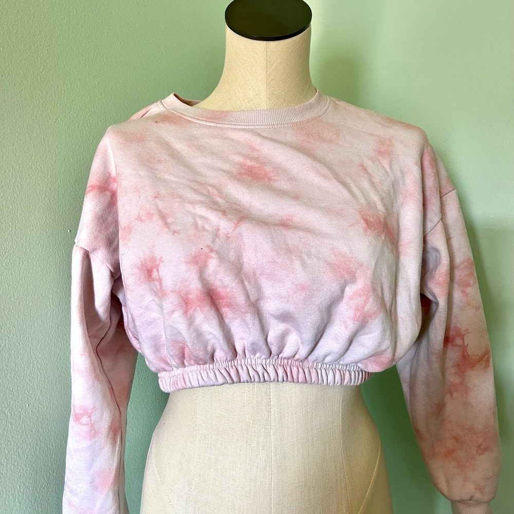 Women’s Tie-Dyed Cropped Sweatshirt
